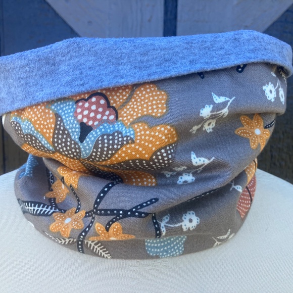 One-of-a-Kind Reversible Cowl - Picture 3 of 7